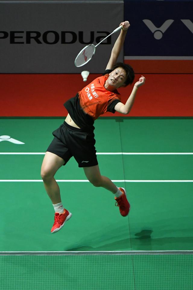 他面临着重 他面临着重