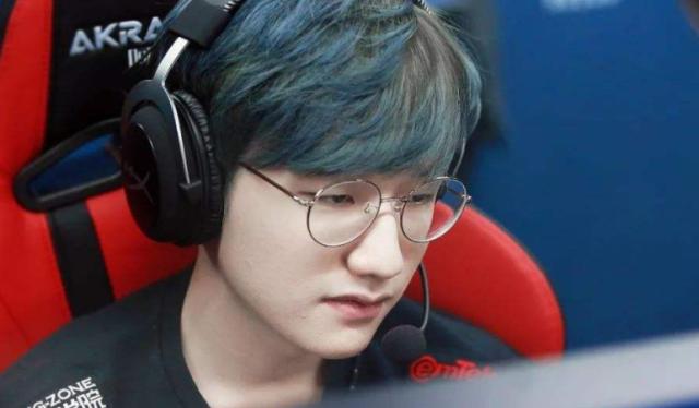 与程玉洁相 与程玉洁相